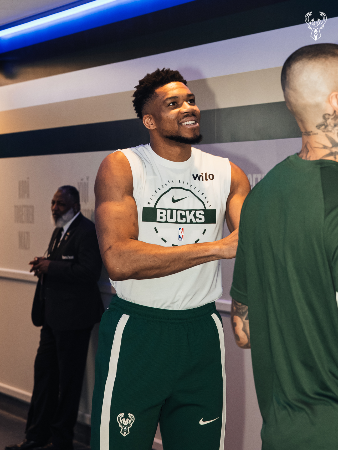 九游网页版-亚历山大40分7篮板11助攻雷霆擒雄鹿2连胜，字母哥19分14板7助