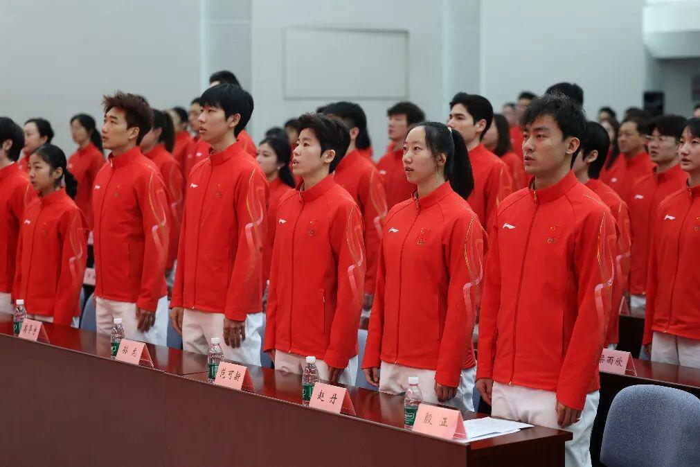 九游（中国）-2026米兰冬奥会即将开幕，宁忠岩、张楚桐担任中国体育代表团旗手